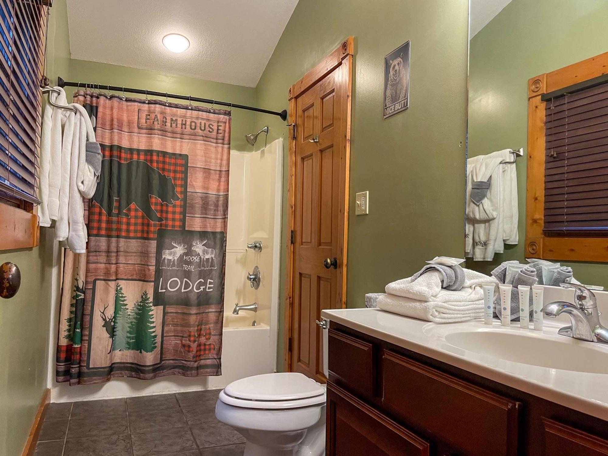 Spacious Resort Log Cabin, Easy Drive, Hot Tub, Arcade Gameroom, Mountain Vibe Gatlinburg Exteriér fotografie