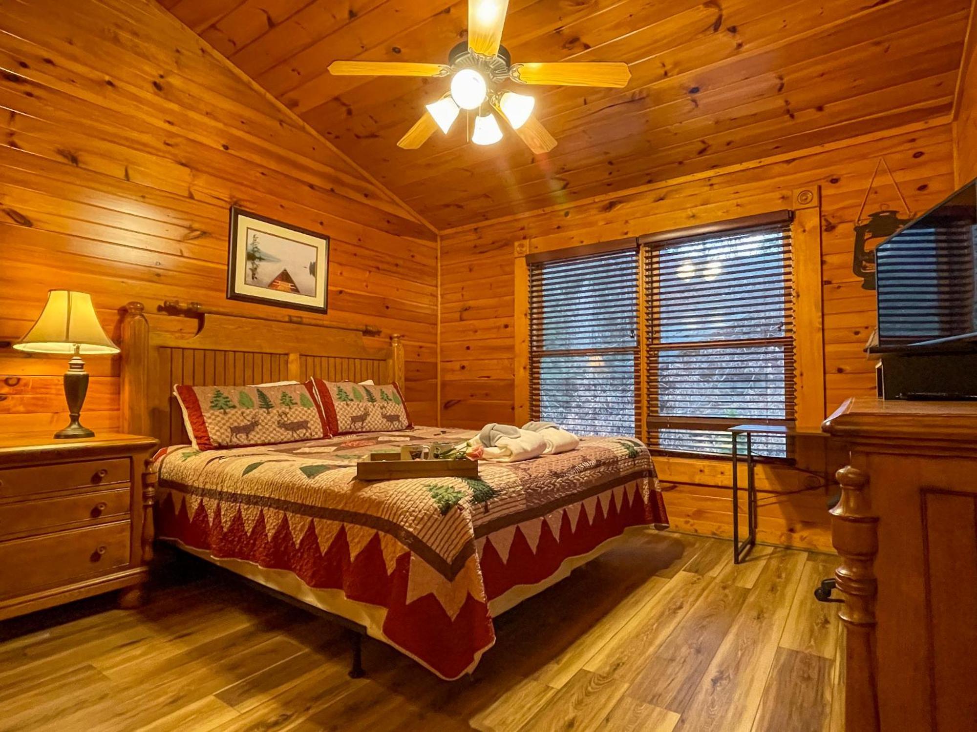 Spacious Resort Log Cabin, Easy Drive, Hot Tub, Arcade Gameroom, Mountain Vibe Gatlinburg Exteriér fotografie