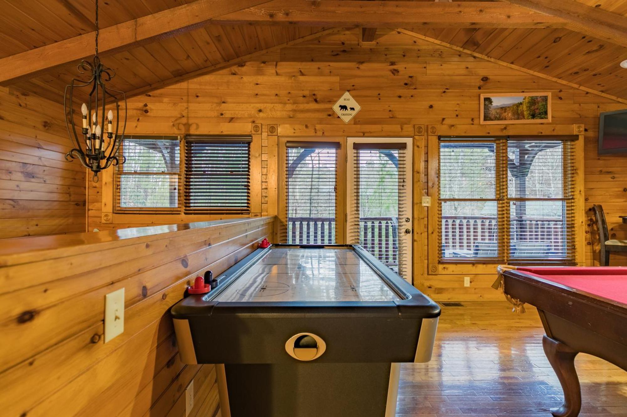 Spacious Resort Log Cabin, Easy Drive, Hot Tub, Arcade Gameroom, Mountain Vibe Gatlinburg Exteriér fotografie