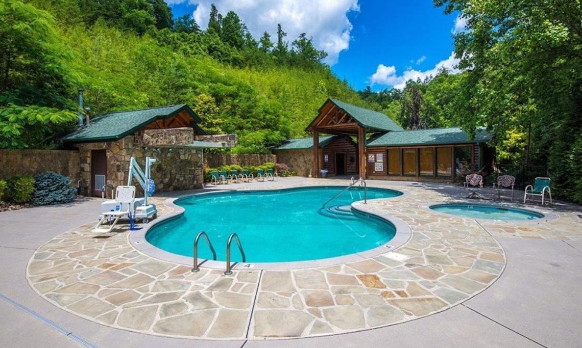 Spacious Resort Log Cabin, Easy Drive, Hot Tub, Arcade Gameroom, Mountain Vibe Gatlinburg Exteriér fotografie