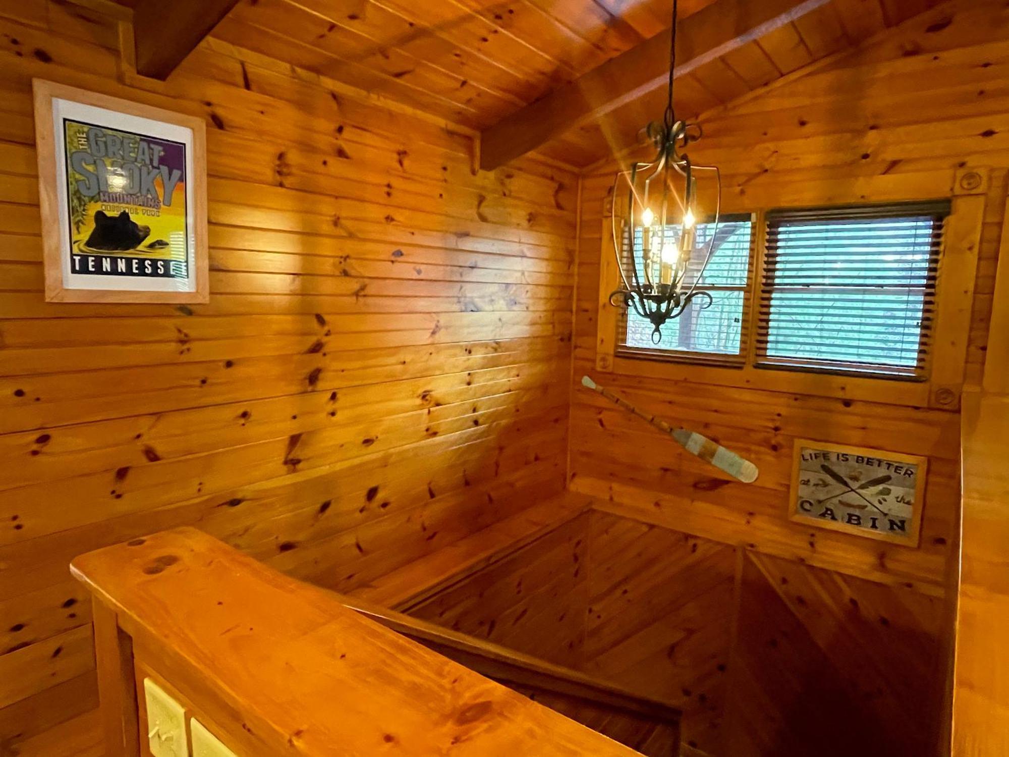 Spacious Resort Log Cabin, Easy Drive, Hot Tub, Arcade Gameroom, Mountain Vibe Gatlinburg Exteriér fotografie