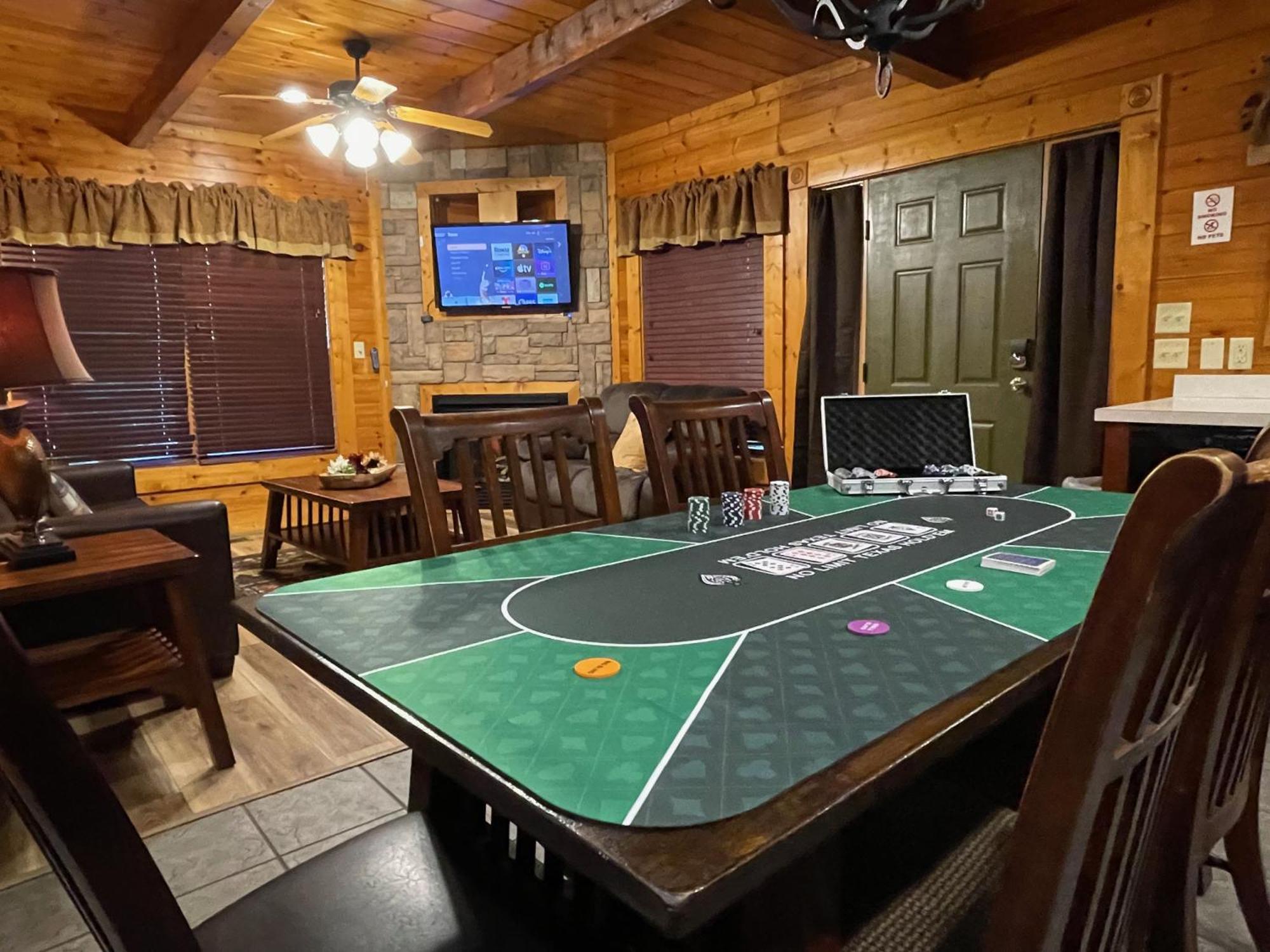 Spacious Resort Log Cabin, Easy Drive, Hot Tub, Arcade Gameroom, Mountain Vibe Gatlinburg Exteriér fotografie