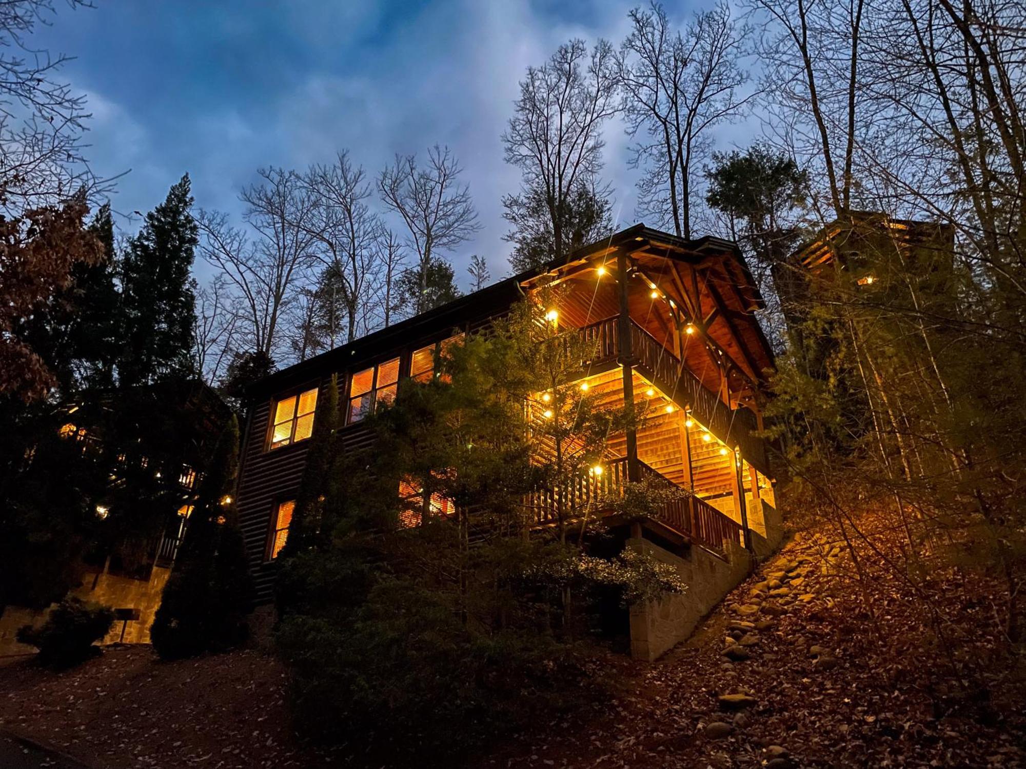 Spacious Resort Log Cabin, Easy Drive, Hot Tub, Arcade Gameroom, Mountain Vibe Gatlinburg Exteriér fotografie