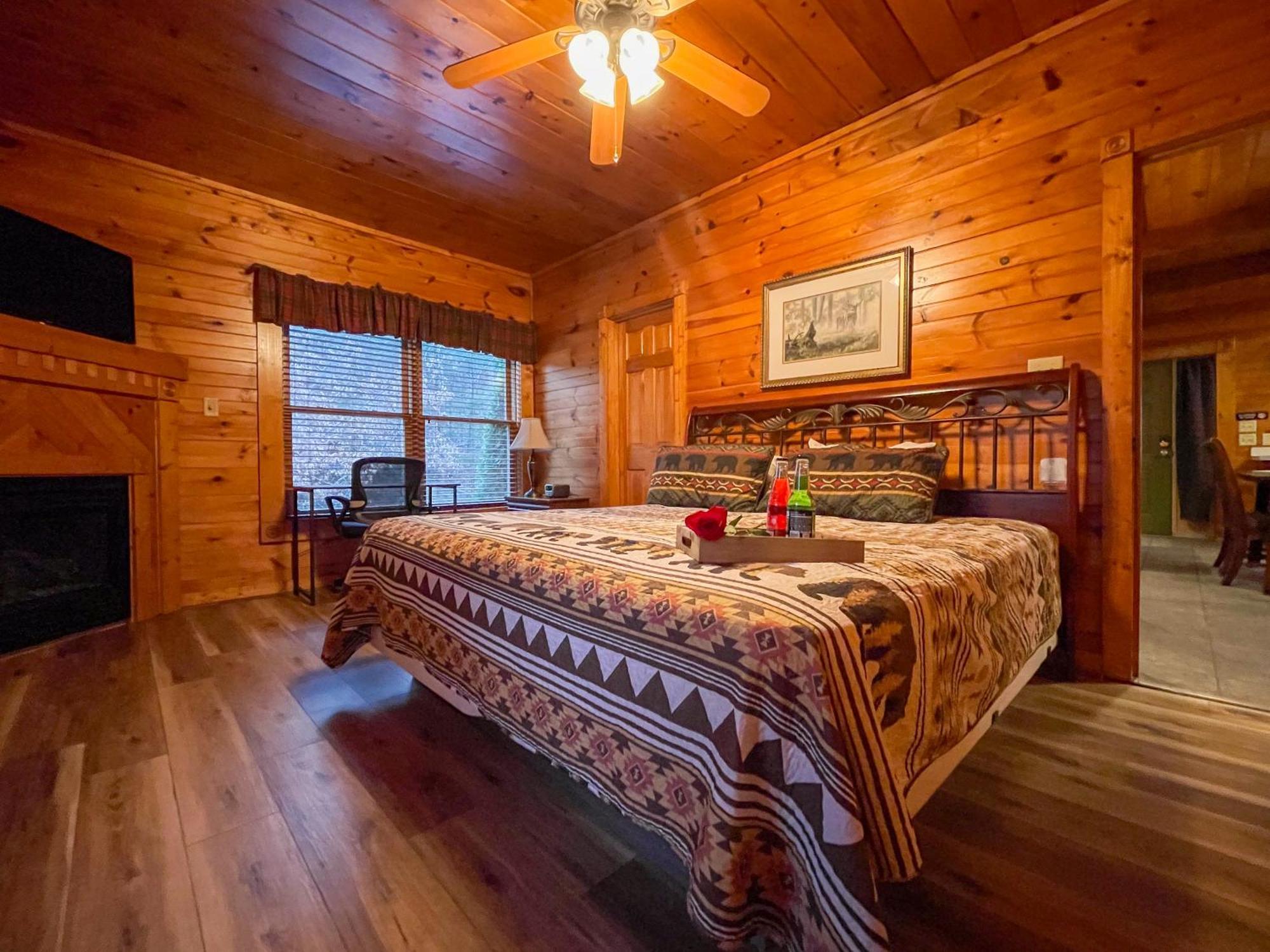 Spacious Resort Log Cabin, Easy Drive, Hot Tub, Arcade Gameroom, Mountain Vibe Gatlinburg Exteriér fotografie